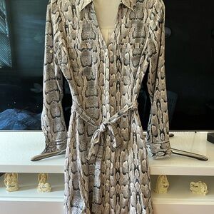 Express Black and Gray Long Sleeve Buttoned Tie Front Dress